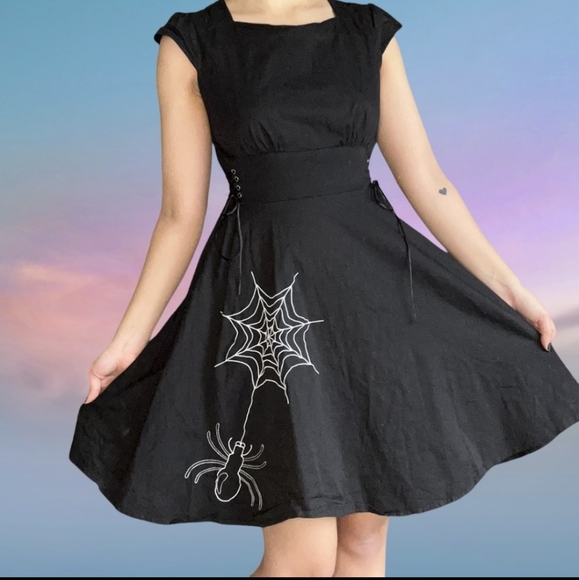 Dresses & Skirts - 🕷️🕸️Retro Black Spiderweb Dress Size Med